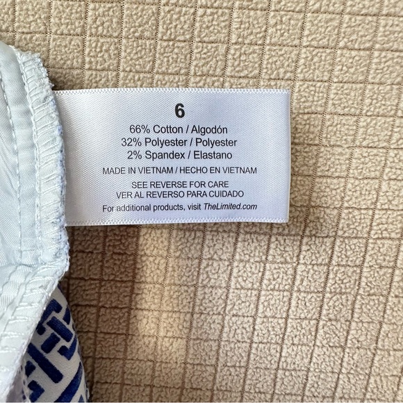 The Limited Shorts Womens Size 6 Blue Geometric Cotton Stretch Back Pockets - Picture 7 of 10